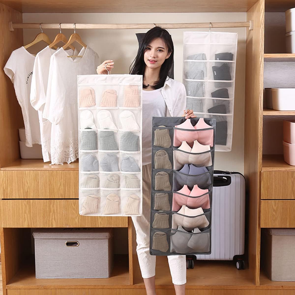 Closet Hanging Bra Organizer with Rotating Metal Hanger
