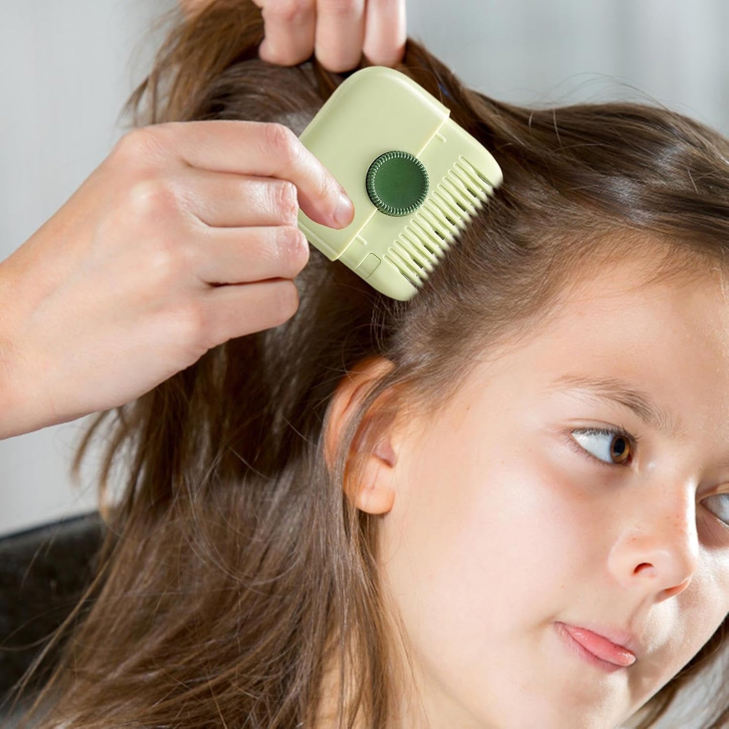 مشط تخفيف الشعر ذو حافتين 