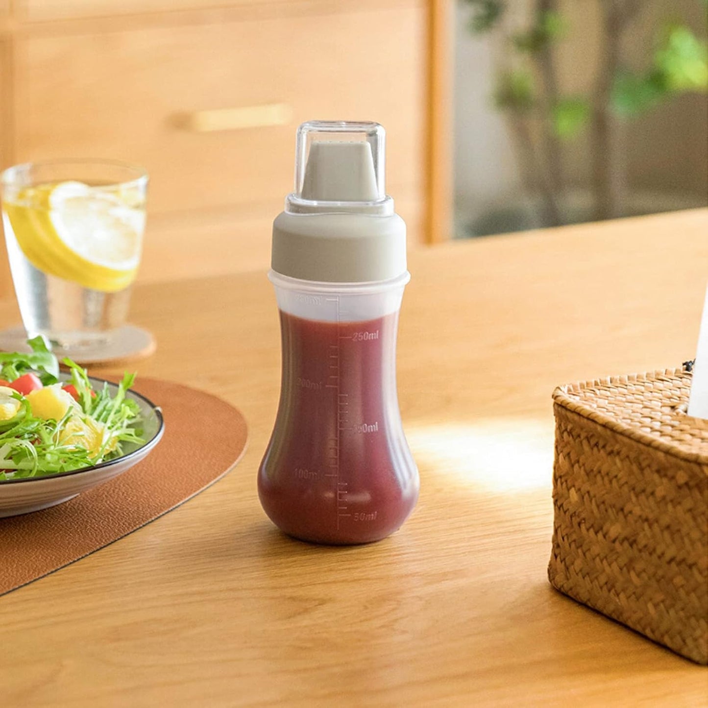 Porous Squeeze Bottle Condiment Bottles Hot Sauce Dispenser