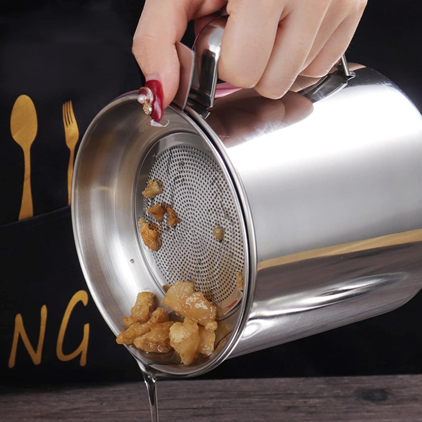 مصفاة شحوم ووعاء تخزين زيت من الفولاذ المقاوم للصدأ عالي الجودة 304 (1.3 لتر)