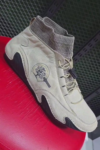 أحذية الكاحل الرجالية المبطنة بالفرو والمخيطة يدويًا ذات الرقبة العالية والأحذية الرياضية العصرية 